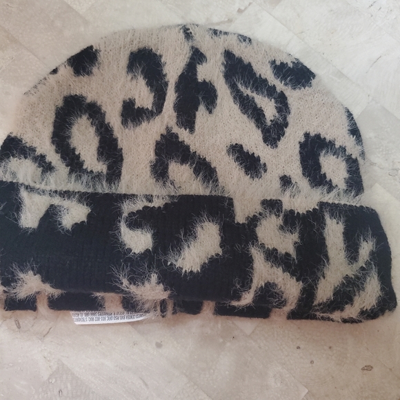 Winter Hat Leopard print - Picture 5 of 5